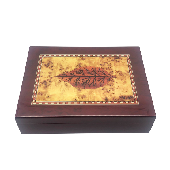 Humidor Tobacco Leaf Design - 25 Cigar Capacity
